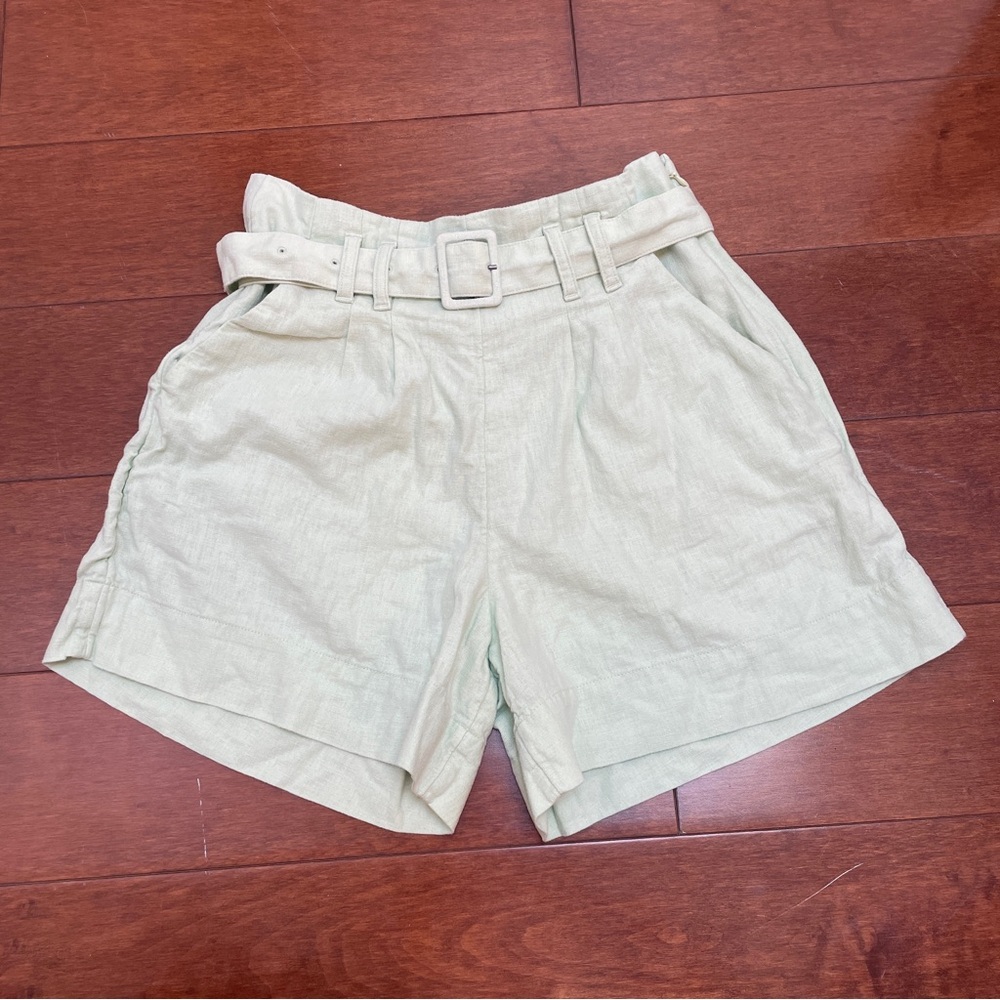 Abercrombie and Fitch- Green High Waisted Belted Shorts with Pockets Size Small